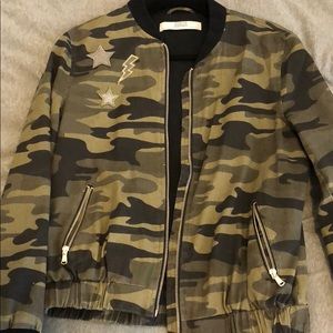 Zara camo jacket- never worn!